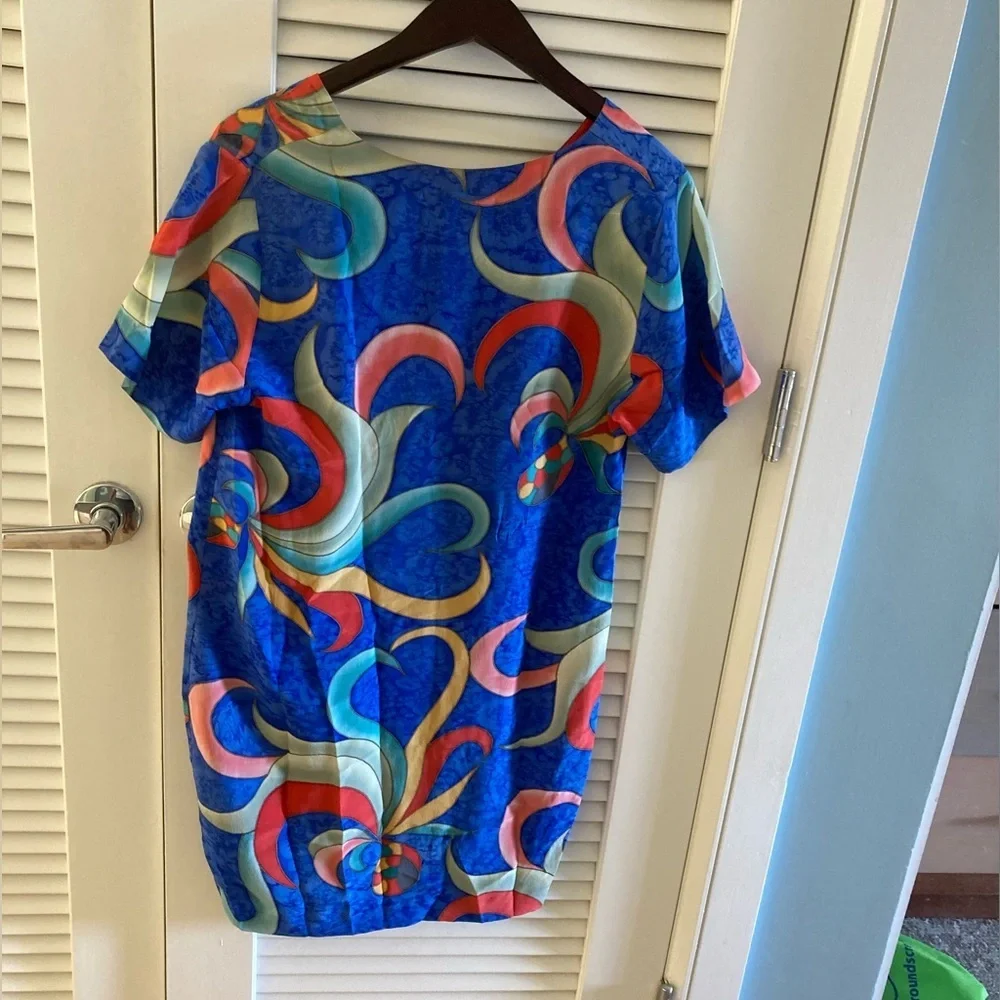 Chantik Vintage Silk Sshort-sleeve T-Shirt Style Dress - S -Blue, Yellow, Red - Picture 2 of 3